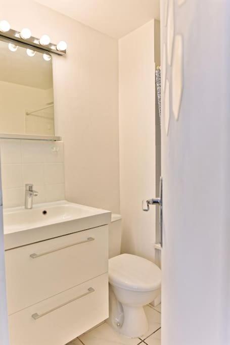 Appartement Proche Canal Saint Martin Párizs Kültér fotó